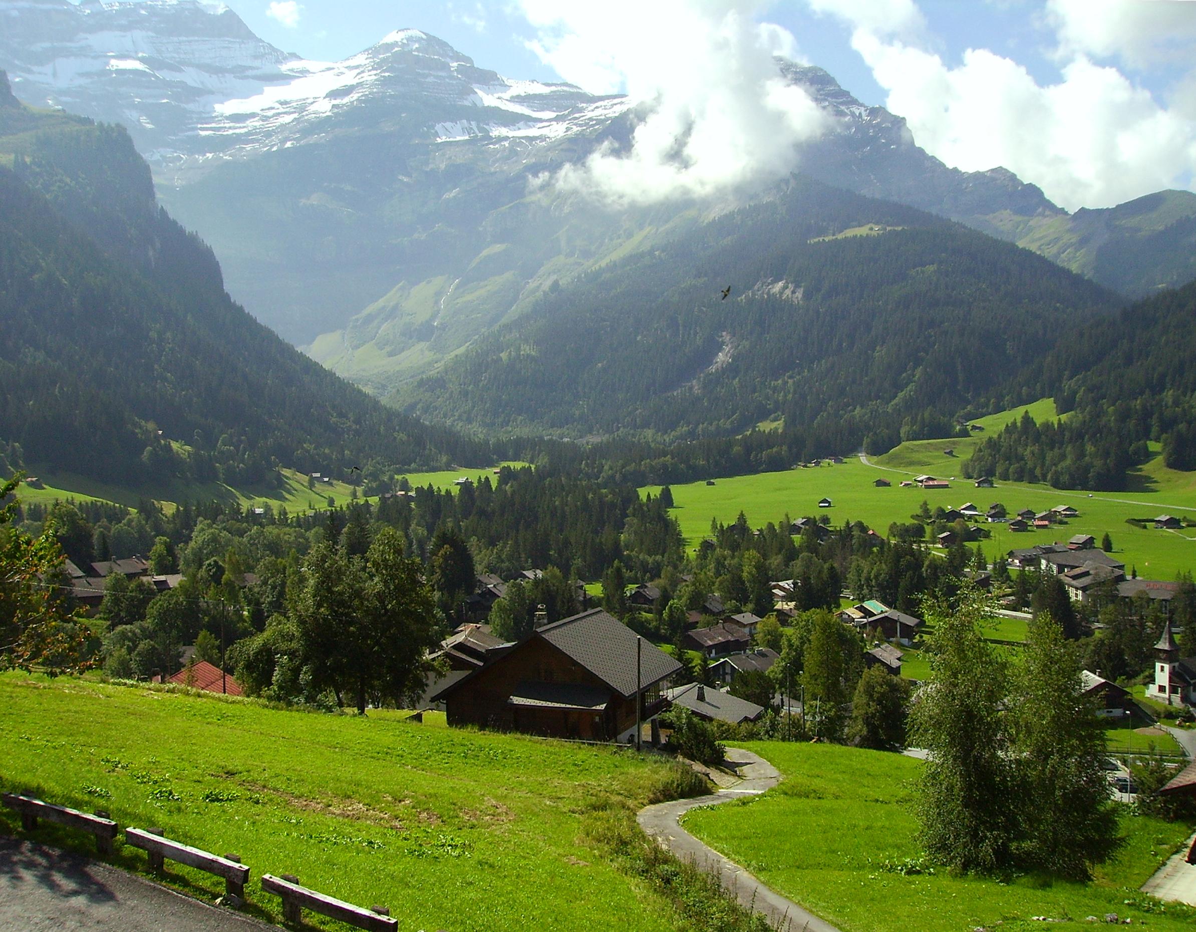 Les. Les Diablerets Швейцария. Деревушка в горах Швейцарии. Горные деревни Швейцарии. Швейцария деревня в горах.
